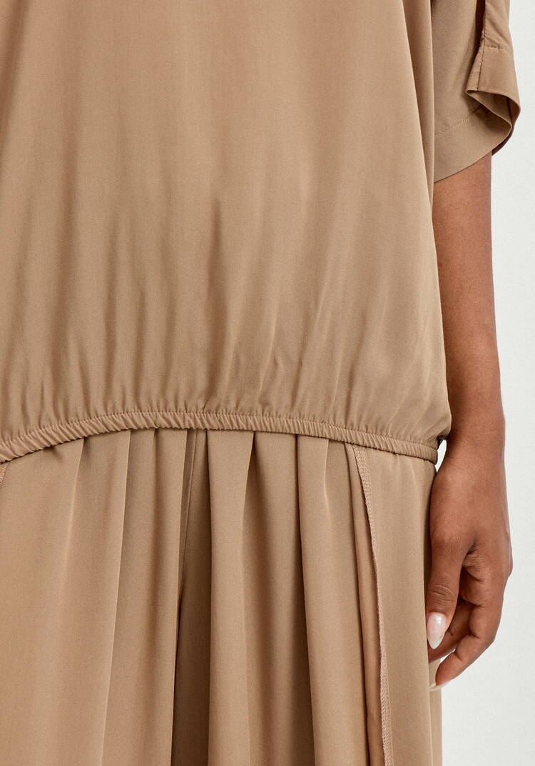 Блуза с V-образным вырезом свободная шир.  750, рис. 14