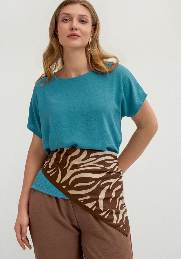 Блуза свободная со спущенным плечом шир.  580, рис. 24