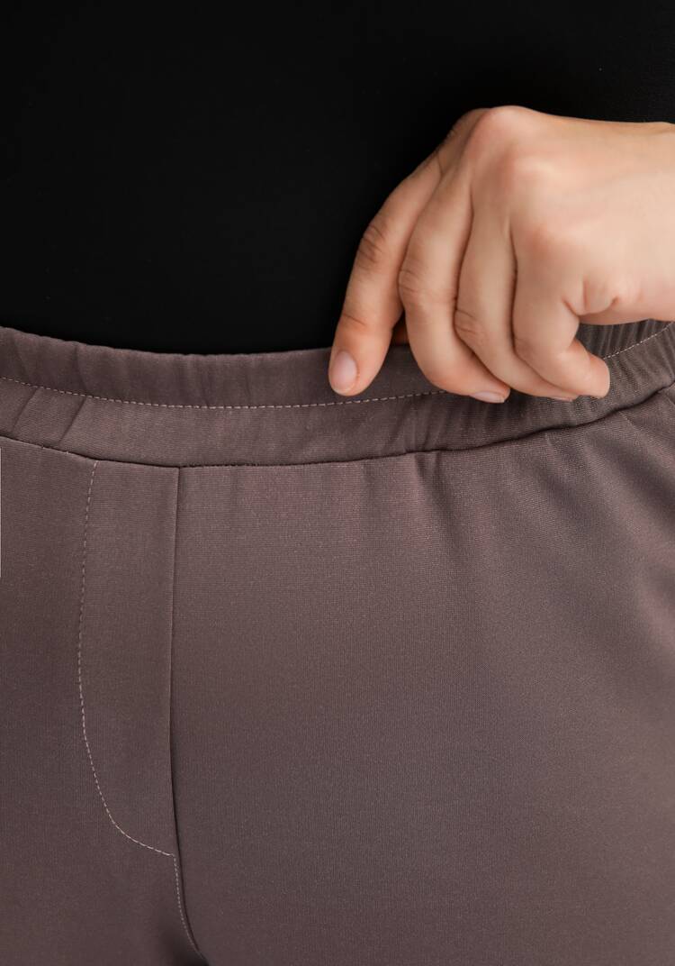 Брюки оригинального кроя на резинке шир.  750, рис. 23