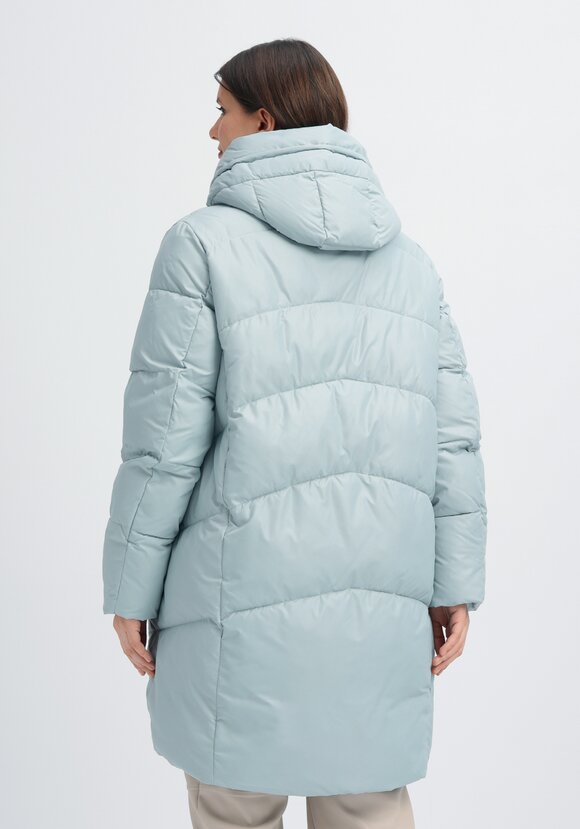 Пуховик стеганый с контрастным капюшоном шир.  580, рис. 13