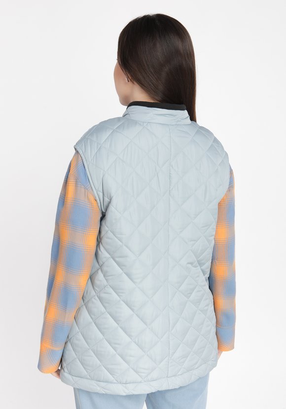 Жилет стеганый с карманами на кнопке шир.  580, рис. 3