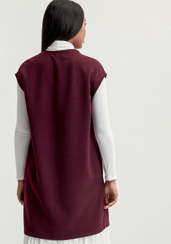 Жилет из трикотажа с фактурным рисунком шир.  580, рис. 3