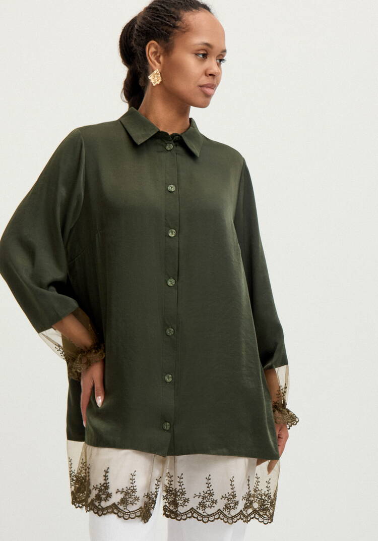 Туника с кружевом на пуговицах шир.  750, рис. 17