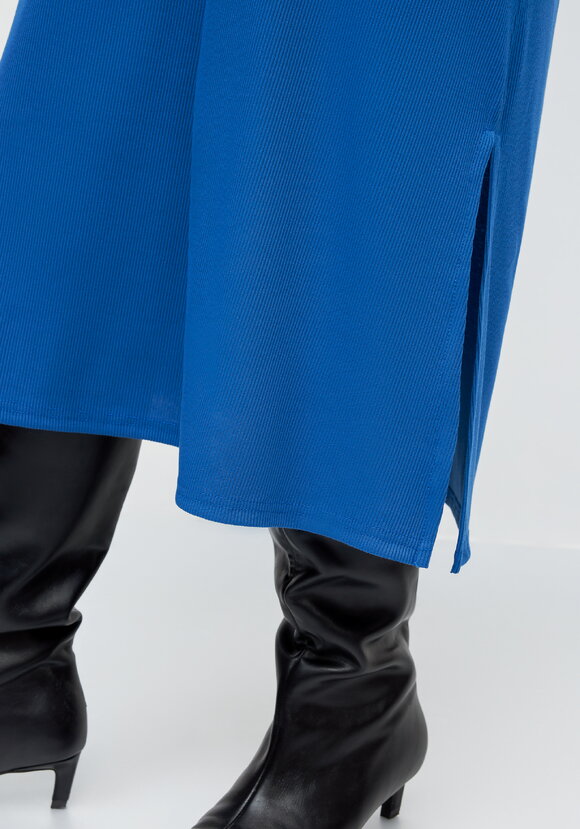 Платье с боковыми разрезами Илона шир.  580, рис. 18