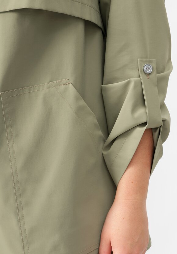 Ветровка с ажурной кокеткой шир.  580, рис. 22