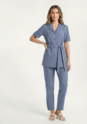 Костюм из жакета и брюк в полоску