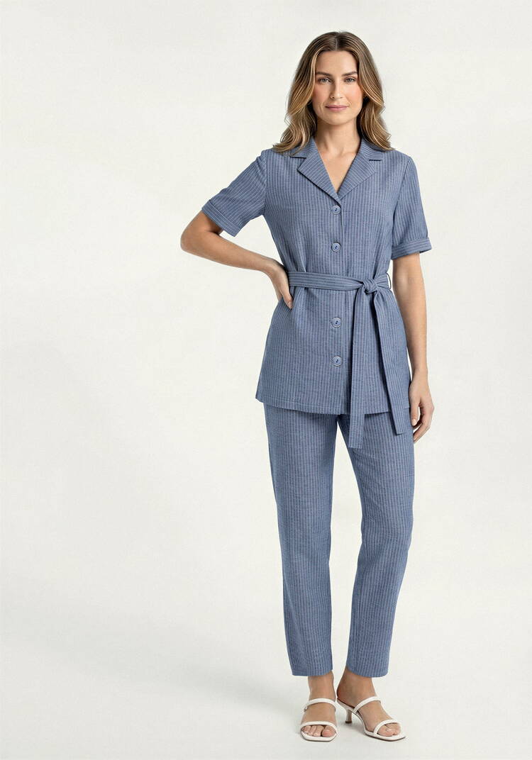 Костюм из жакета и брюк в полоску шир.  750, рис. 1