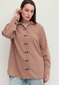 Рубашка с контрастными пуговицами