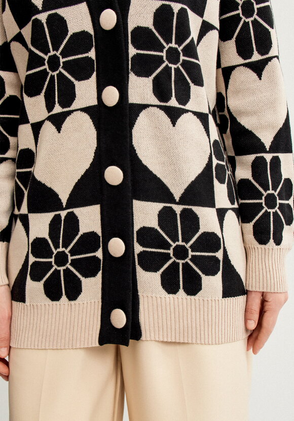 Кардиган прямой на пуговицах с рисунком шир.  580, рис. 6