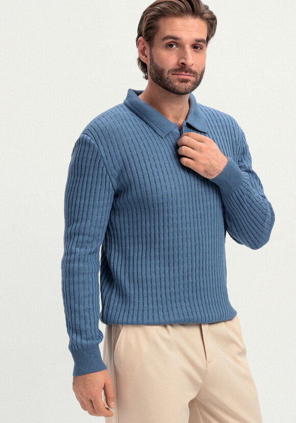 Джемпер с воротником-поло на пуговицах шир.  580, рис. 8