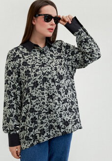 Блуза с контрастными манжетами и воротом