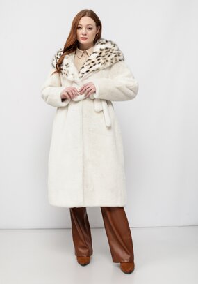 Шуба с леопардовым воротником