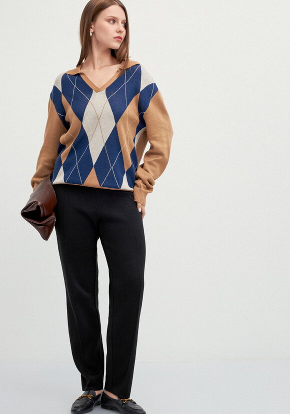 Брюки прямые зауженные книзу на резинке шир.  580, рис. 6