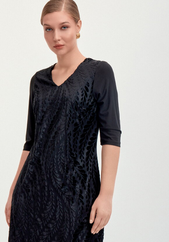 Платье из панбархата и трикотажа шир.  580, рис. 22