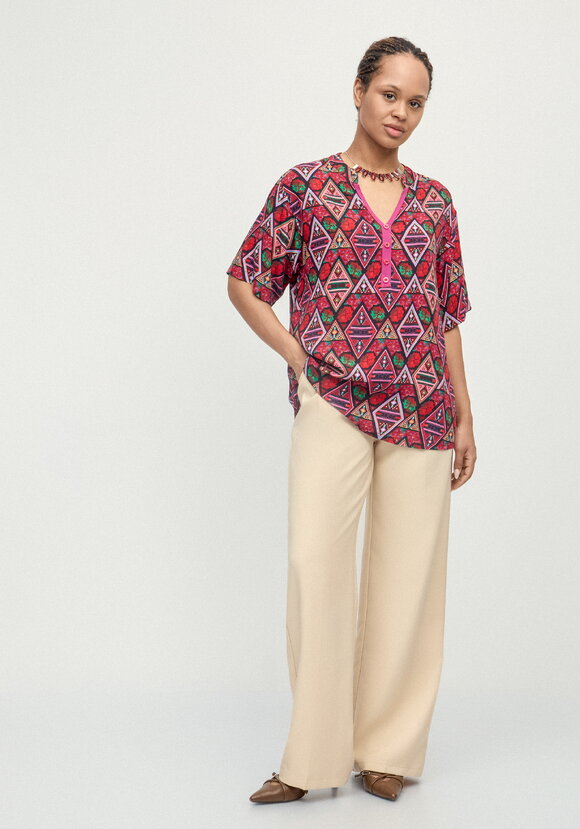 Блуза из штапеля с этническим рисунком шир.  580, рис. 22