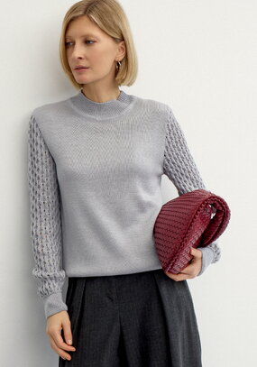 Джемпер с ажурными рукавами объемной вязки