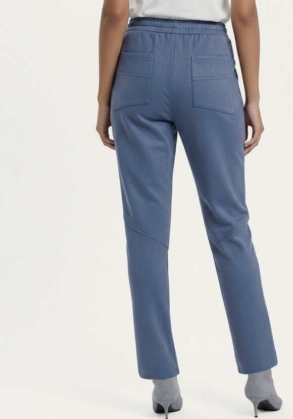 Брюки с фигурными рельефами шир.  580, рис. 21