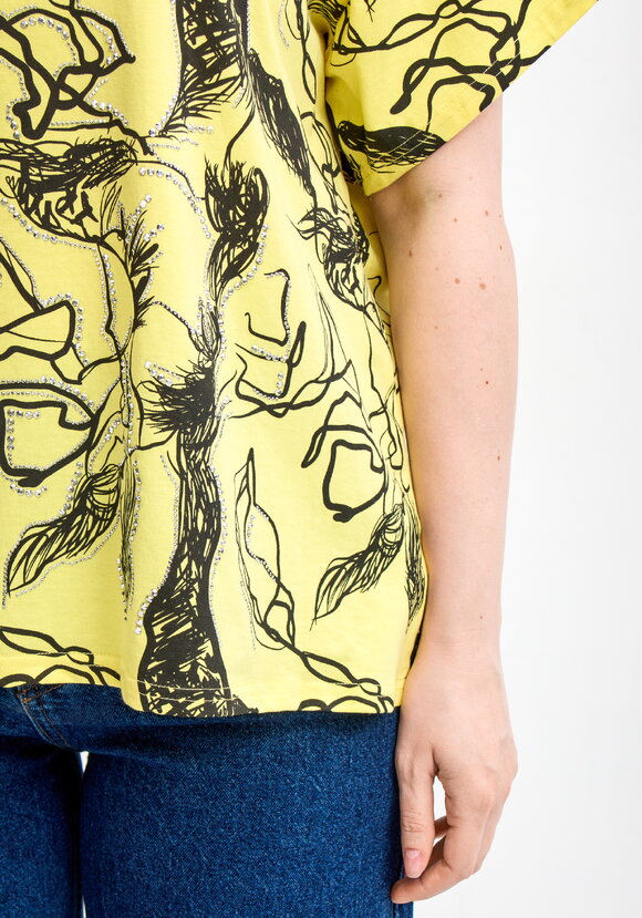 Блуза с оригинальным принтом и стразами шир.  580, рис. 34