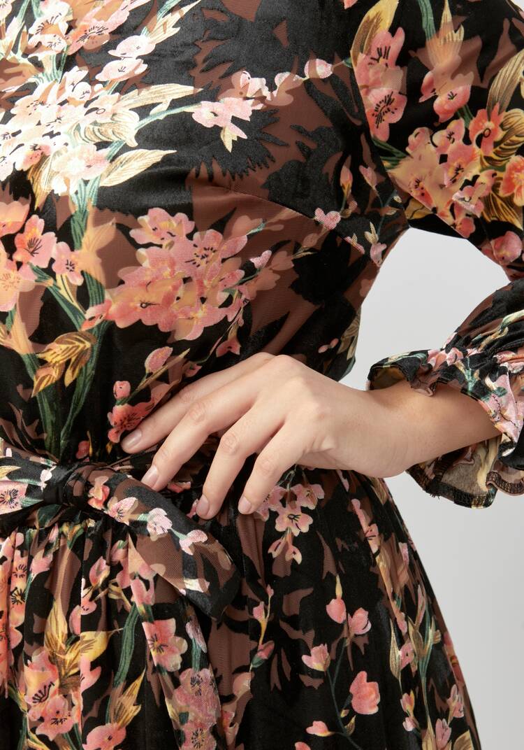 Платье с цветочным принтом из бархата шир.  750, рис. 12