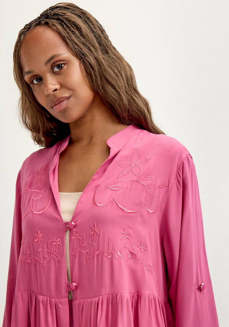 Рубашка с вышивкой на кокетке шир.  750, рис. 29