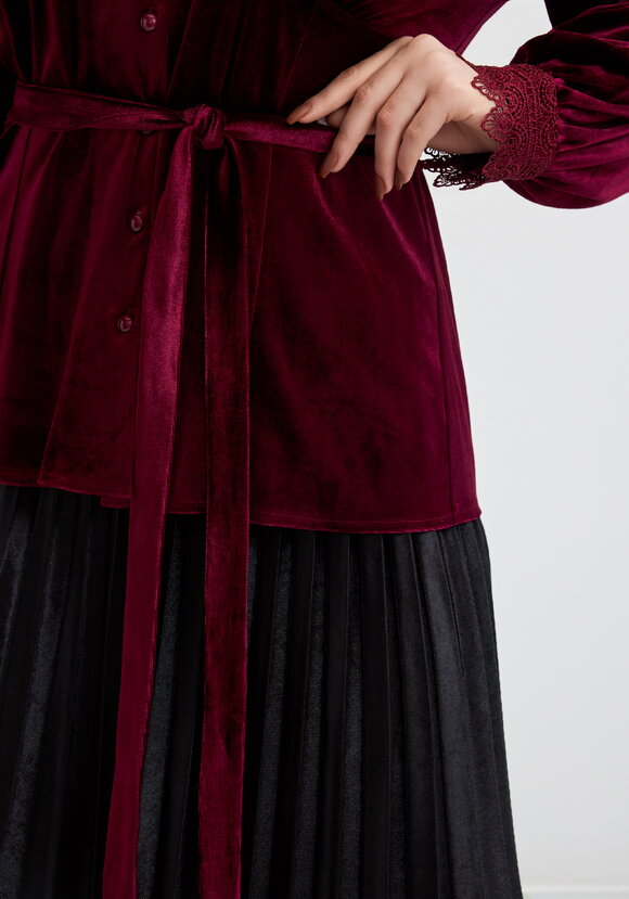 Блуза бархатная со вставками из кружева шир.  580, рис. 18