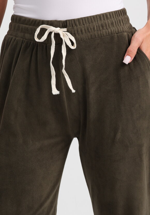 Брюки из велюра на резинке шир.  580, рис. 5