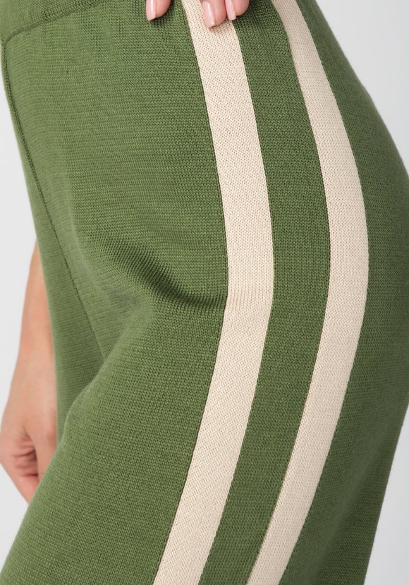 Брюки женские свободного кроя с лампасами шир.  580, рис. 8