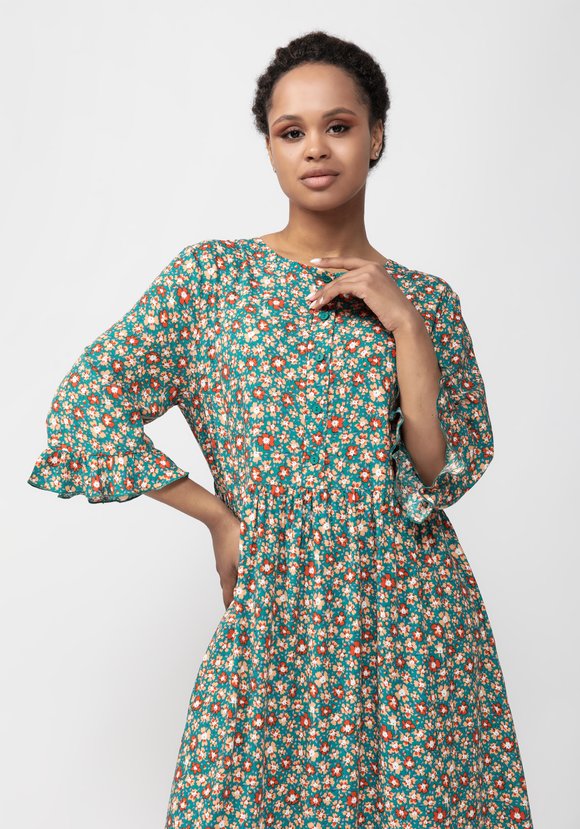 Платье с отрезной кокеткой и карманами — купить за руб в магазине Леомакс