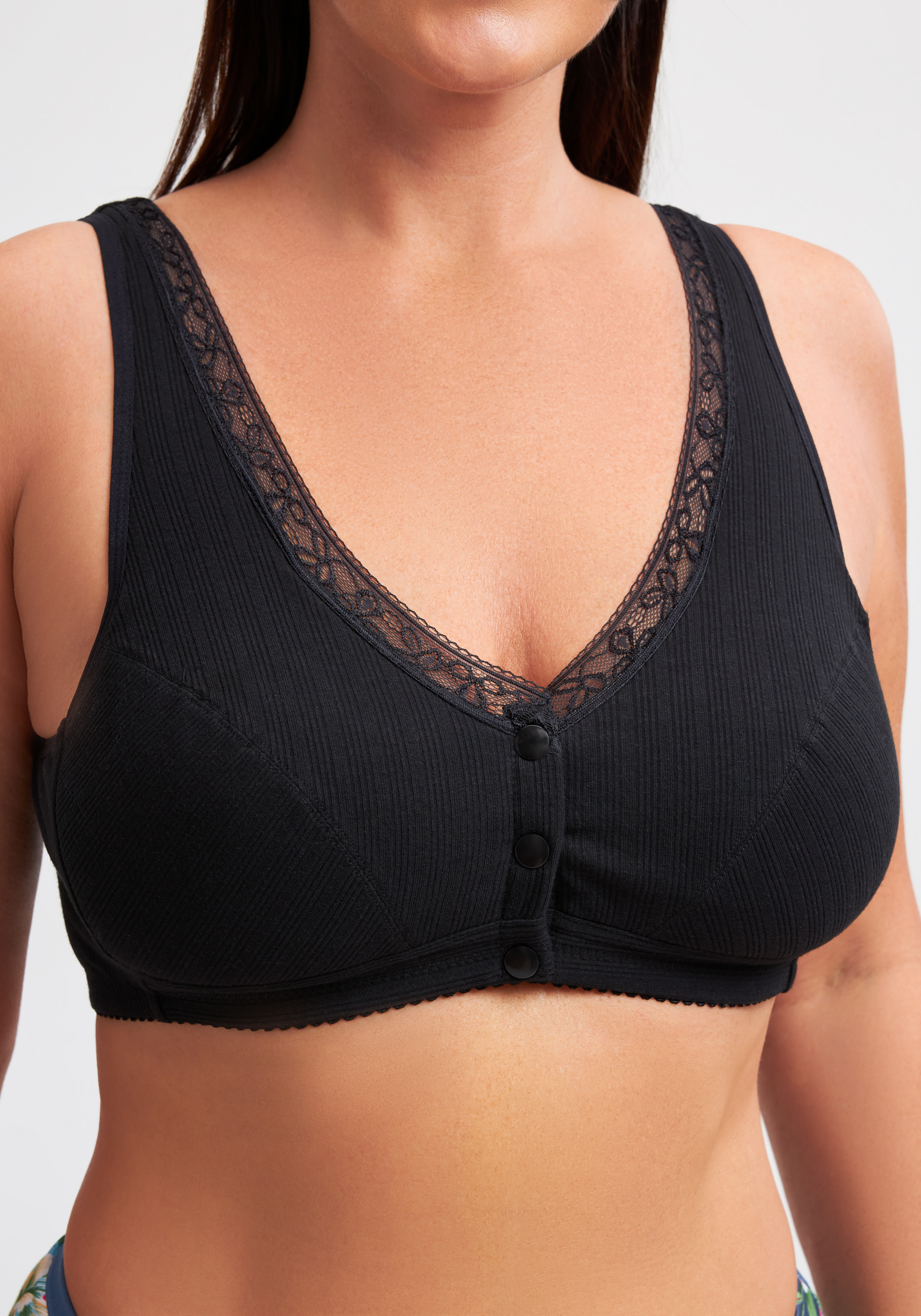 

Топ с кружевом "Бэль", Черный