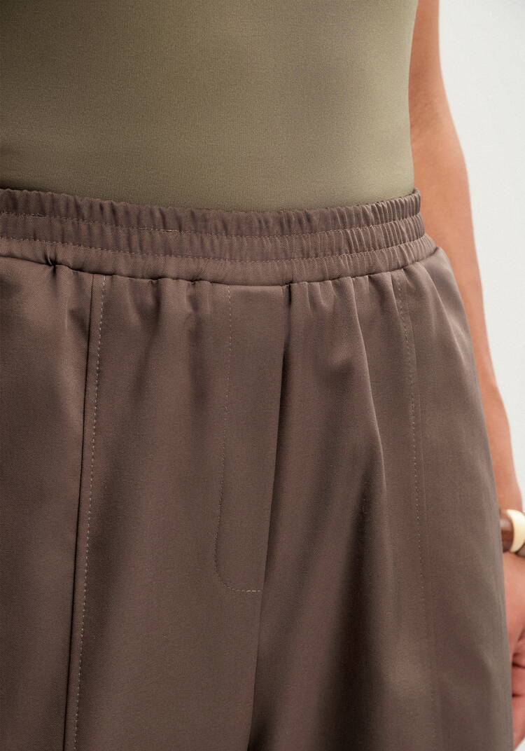 Брюки бананы с конструктивными линиями шир.  750, рис. 15