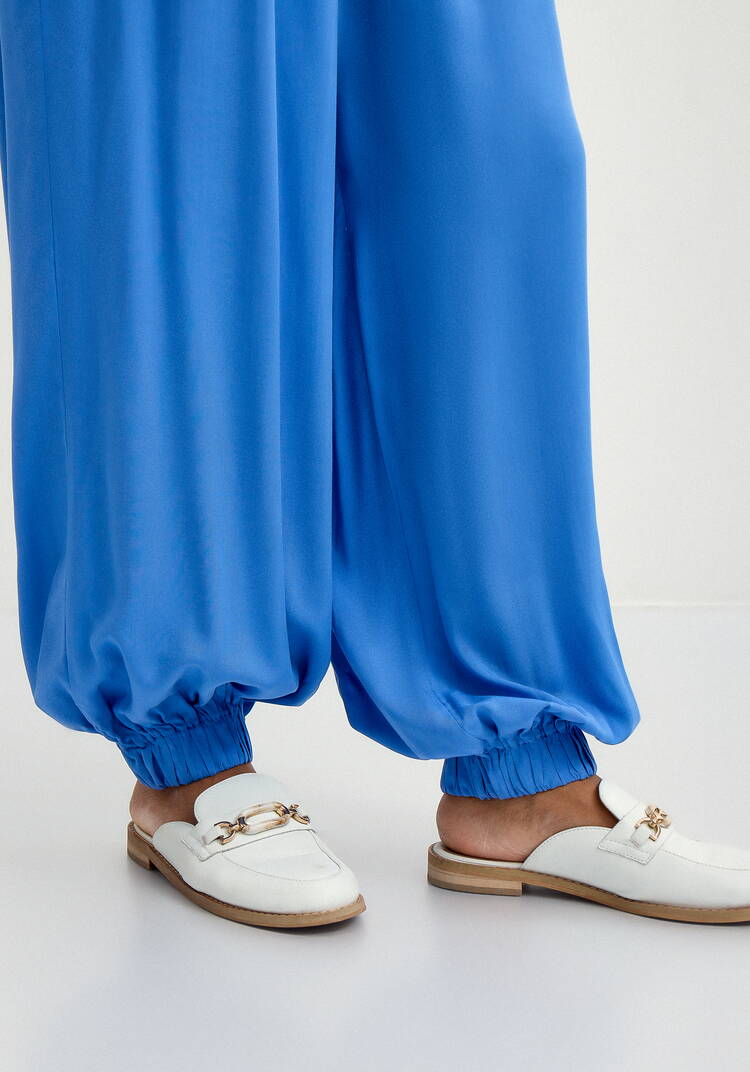 Брюки широкие с карманами на резинке по низу шир.  750, рис. 22