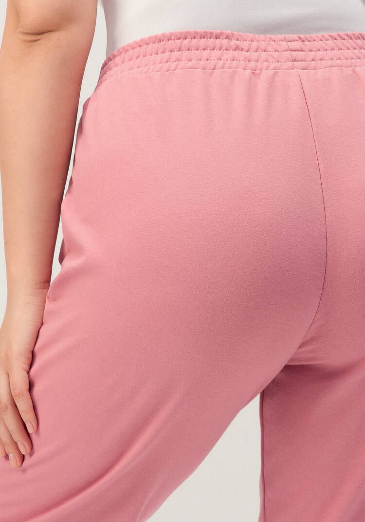 Комплект брючный с принтом на футболке шир.  750, рис. 23