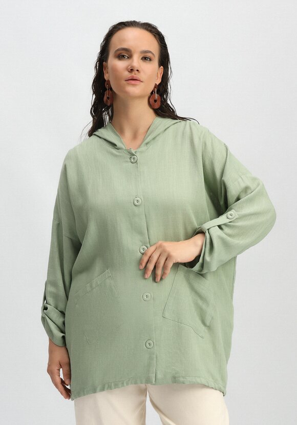 Рубашка с капюшоном и асимметричным низом шир.  580, рис. 33