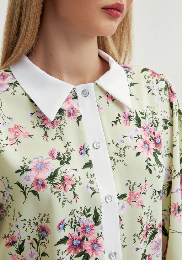 Блуза с контрастным воротникoм шир.  580, рис. 5