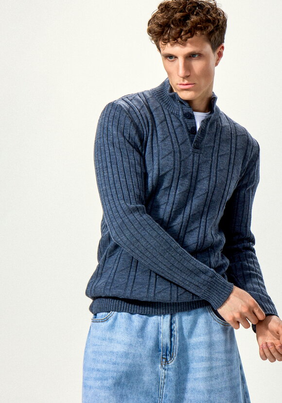 Джемпер с воротом-стойкой и планкой шир.  580, рис. 22