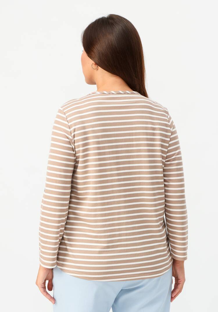 Лонгслив в полоску с патами на рукавах шир.  750, рис. 20