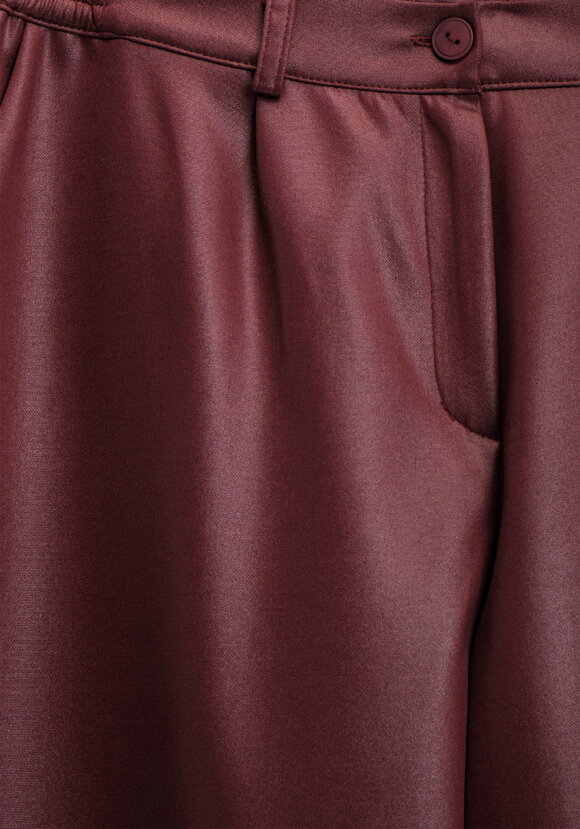 Брюки трикотажные с напылением под кожу шир.  580, рис. 31