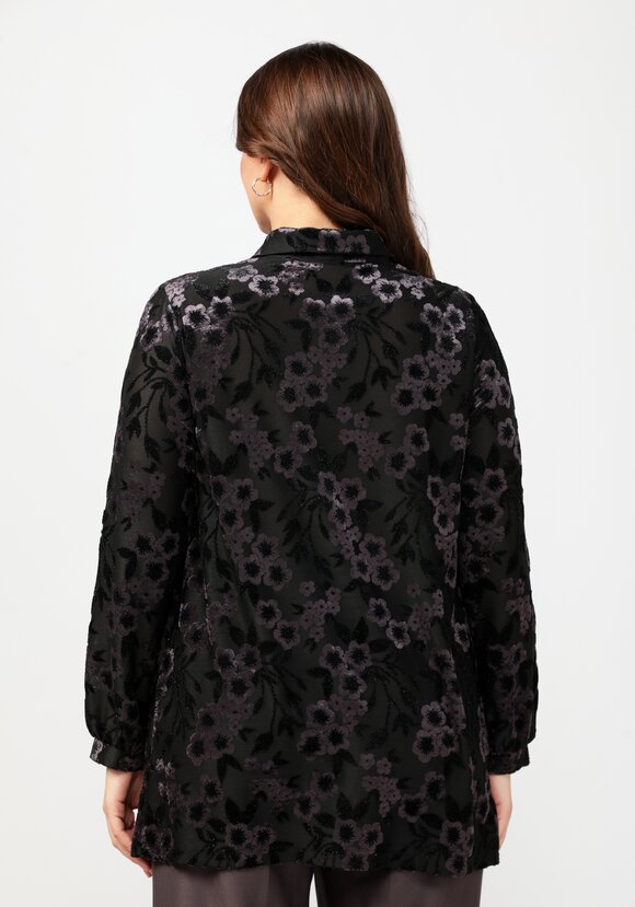 Туника с планкой на пуговицах шир.  580, рис. 15