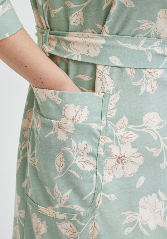 Халат Яна шир.  580, рис. 24