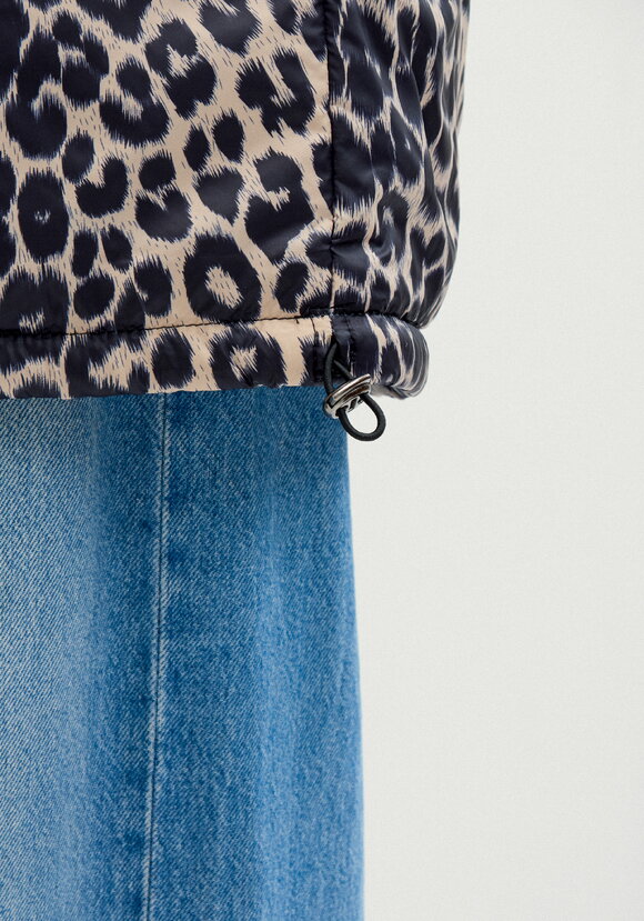Куртка с анималистическим принтом и капюшоном шир.  580, рис. 7