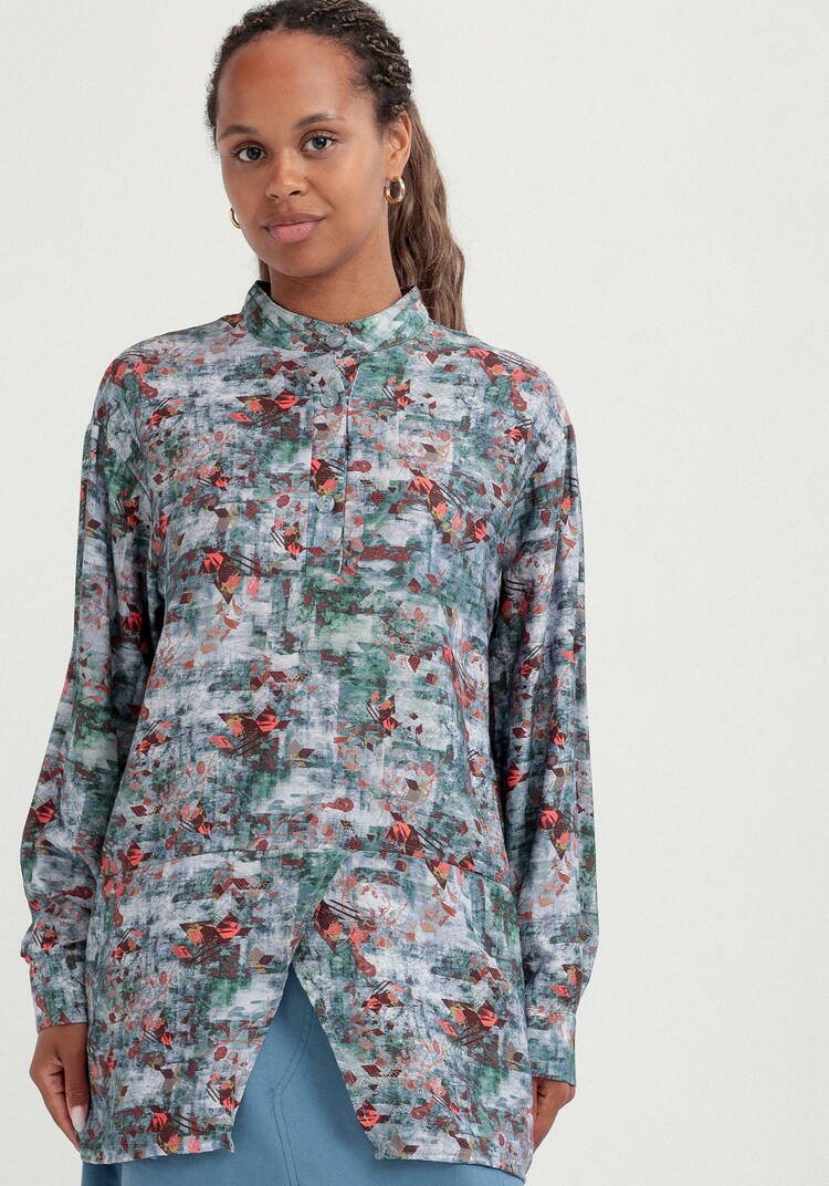 Блуза оригинального кроя с воротом стойка шир.  750, рис. 21