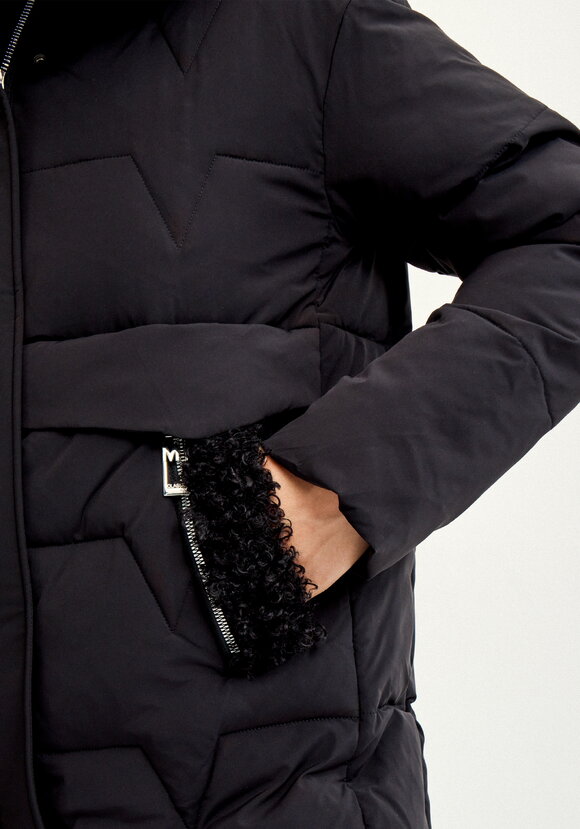 Пальто стеганое с меховой отделкой шир.  580, рис. 24