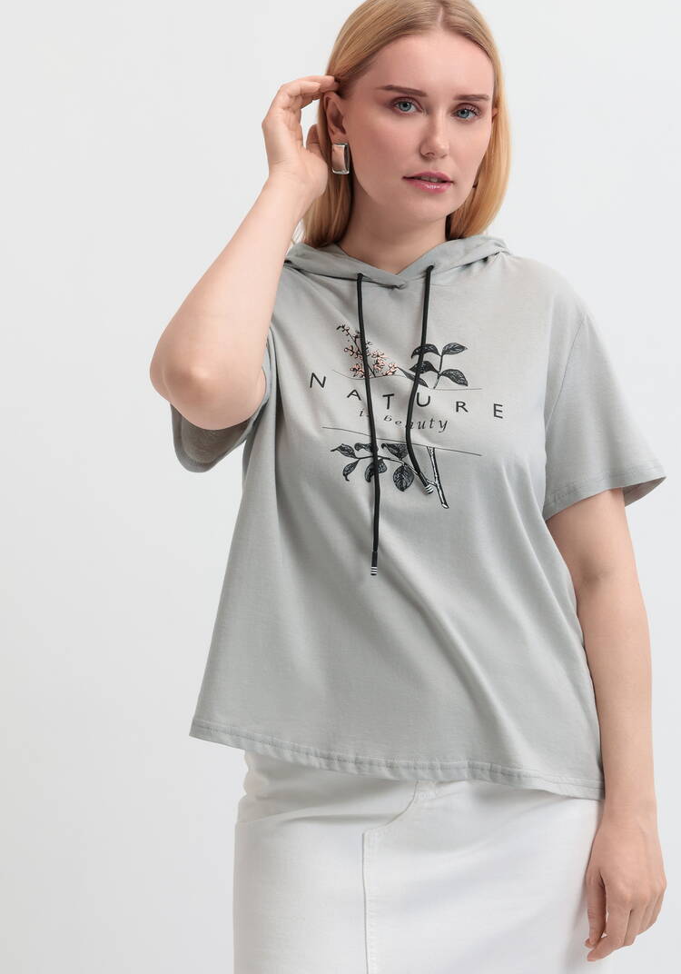 Футболка с капюшоном и принтом шир.  750, рис. 16