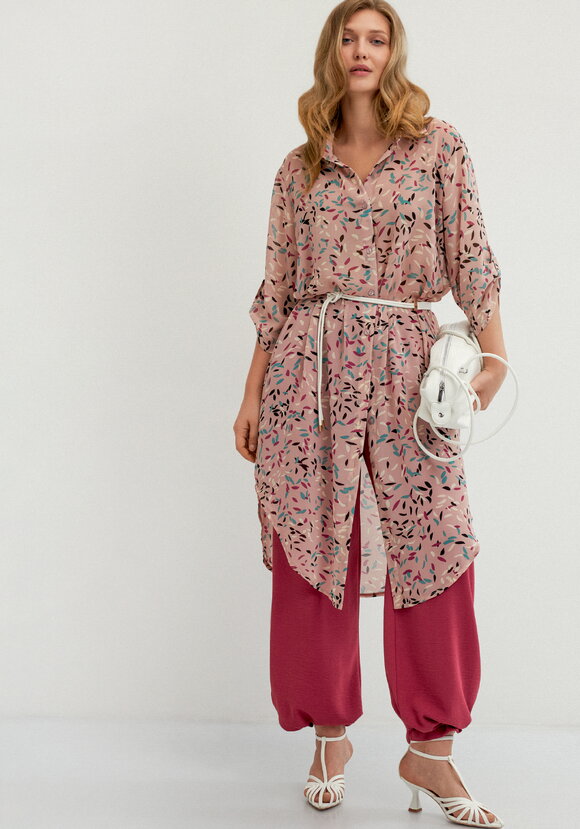 Рубашка с рукавом 7/8 и патами шир.  580, рис. 17