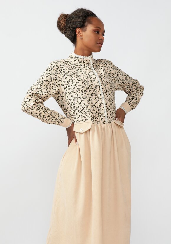 Платье из комбинированной вельветовой ткани шир.  580, рис. 19