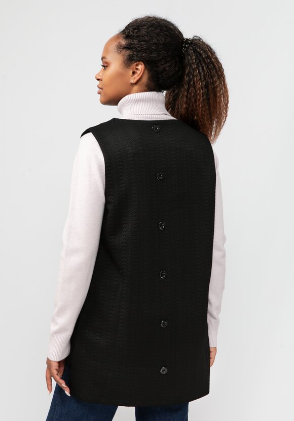 Жилет из фактурной трикотажной ткани шир.  580, рис. 15