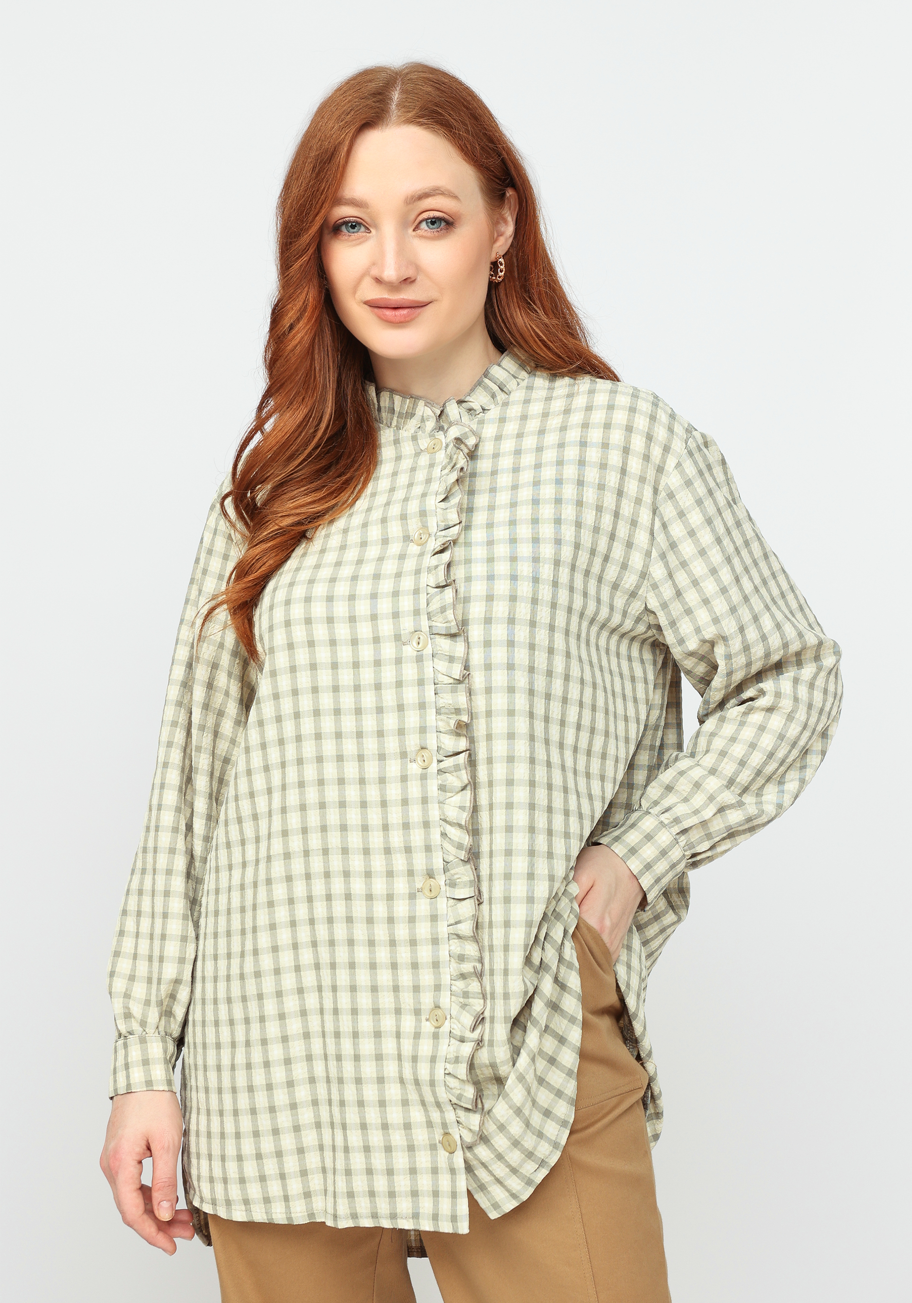 Блуза с рюшей по горловине и борту блуза с оригинальной отделкой по горловине