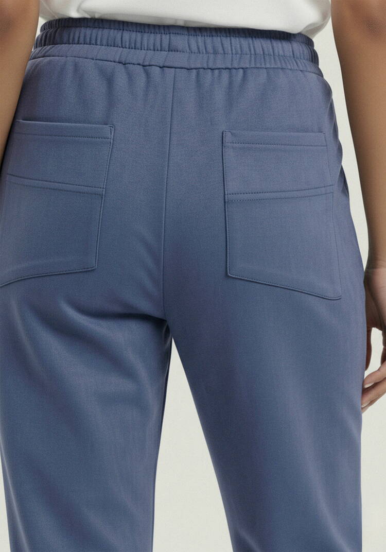 Брюки с фигурными рельефами шир.  750, рис. 23