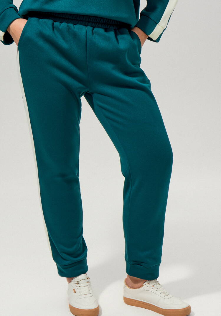 Костюм спортивный с комбинированной вставкой шир.  750, рис. 17