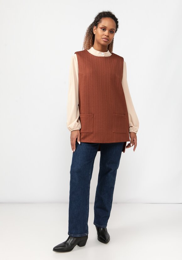 Жилет из фактурной трикотажной ткани шир.  580, рис. 2